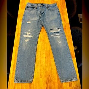Levi’s 512 light wash factory distressed straight jeans. Men’s size 32/30.
